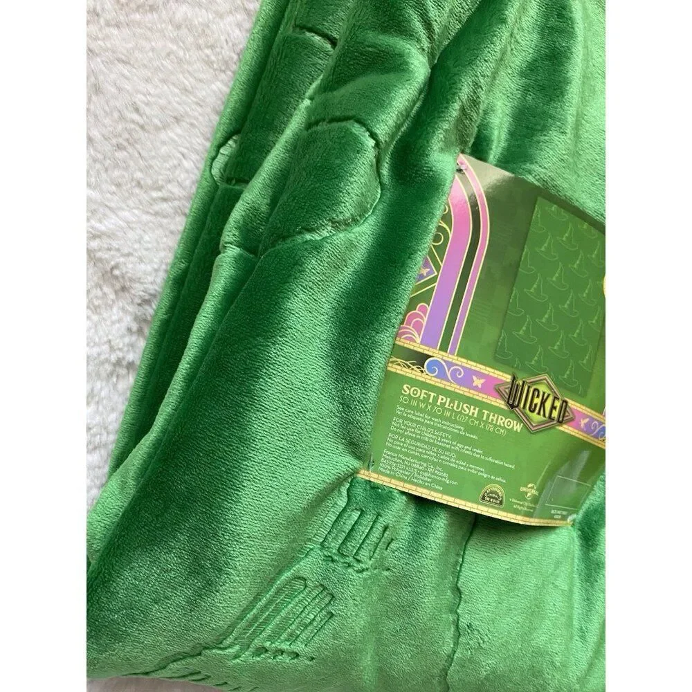 WICKED Elphaba Hats On It Embossed Emerald Green Soft Throw Blanket 50 X 70” NEW